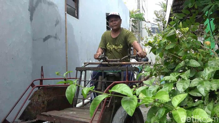Penantian Panjang Pencari Rumput Lamongan Akhirnya Berangkat Haji