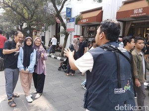 Berburu Senyum Keceriaan di Braga Lewat Lensa Kamera