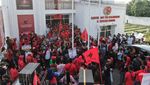 Meriah! Saat Massa Anter Narjo Daftar Bakal Calon Bupati Brebes ke PDIP
