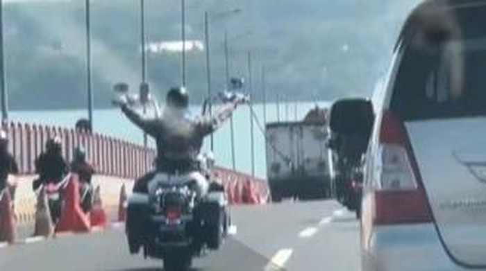 Viral Moge Konvoi di Jalur Mobil Jembatan Suramadu, Ternyata Asal Lampung