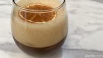 Sluurp! Uniknya Kopi Mocktail Gadis Kretek Dasiyah di Kafe Slow Bar Ini