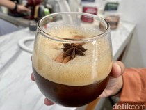 Nyobain Kopi Mocktail ala Gadis Kretek di Kafe Slow Bar Hidden Gem