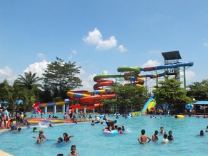 Hairos Water Park, Destinasi Seru Pilihan untuk Mengisi Akhir Pekan