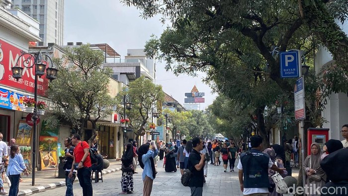 Suasana Braga bebas kendaraan