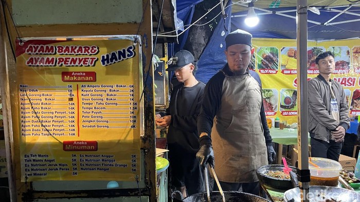 Ayam Bakar Ahmad Dhani milik Hans di Lengkong, Bandung