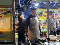 Kala Ahmad Dhani Jualan Ayam Bakar di Lengkong Bandung