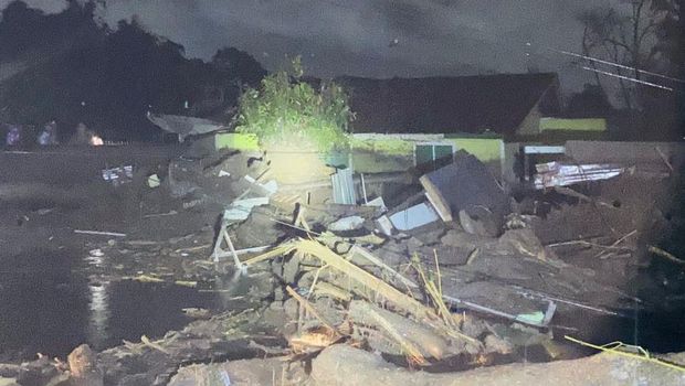 Banjir bandang terjadi di Kabupaten Agam, Sumatra Barat (dok.BNPB)
