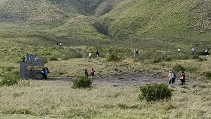 Bukit Teletubbis diserbu wiatawan pada puncak long weekend