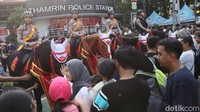 Polisi berkuda nampak berjaga di kawasan CFD.