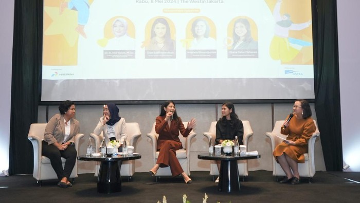 Dian Sastrowardoyo bagikan tips untuk memaksimalkan potensi diri perempuan.