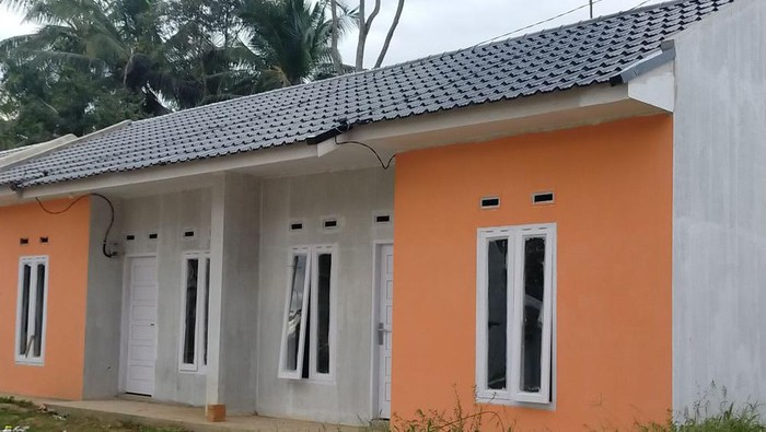 Tampilan depan rumah di Ekajaya Permata Residence.