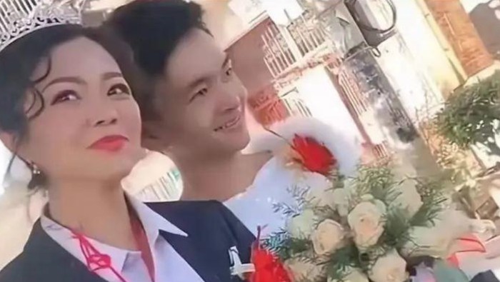 Foto pernikahan pasangan Truong Cuong dan Tieu Hong, mendadak jadi atensi warganet.