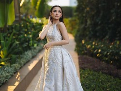 7 Potret Mahalini Tampil Bak Princess di Resepsi, Pakai Gaun Hian Tjen