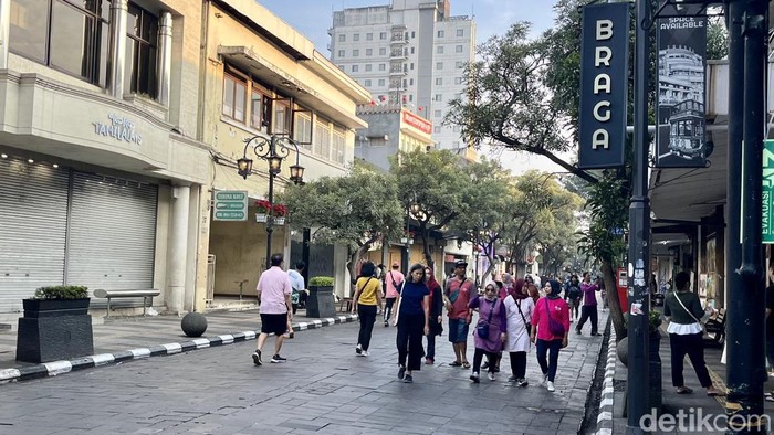 Jalan Braga bebas kendaraan.