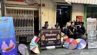 Braga Beken bukan cuma jadi tempat warga Bandung melepas penat, tapi juga menjadi tempat menikmati kebudayaan Sunda yang ditampilkan Disbudpar Kota Bandung tiap akhir pekan.(Foto: Anindyadevi Aurellia/detikJabar).
