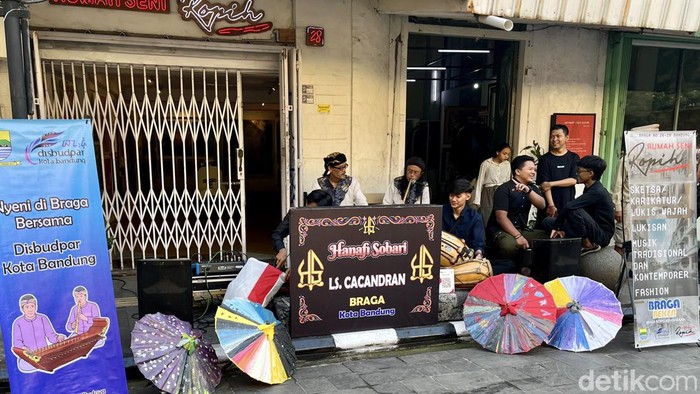 Jalan Braga bebas kendaraan.