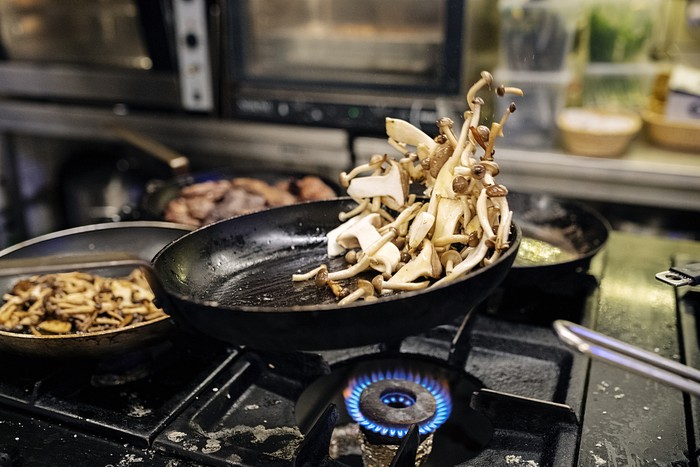 Alasan masakan jamur di restoran lebih enak