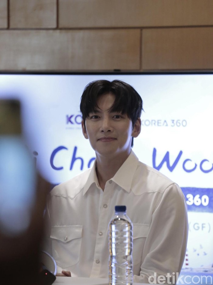 Acara fansign Ji Chang Wook di KOREA 360.
