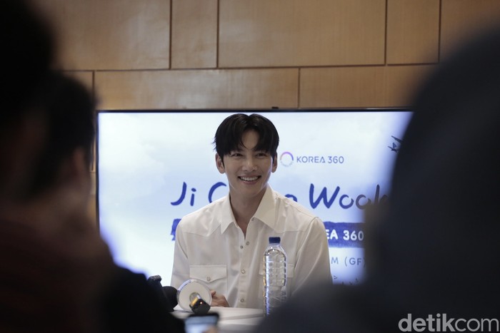 Acara fansign Ji Chang Wook di KOREA 360.
