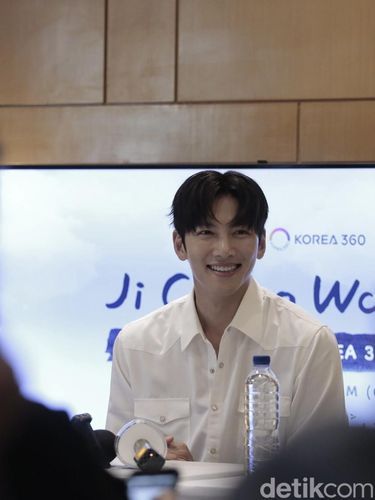 Acara fansign Ji Chang Wook di KOREA 360.