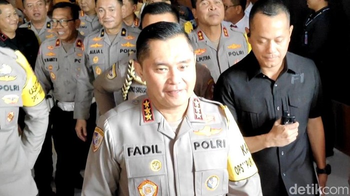Kabaharkam Polri Komjen Fadil Imran saat konferensi pers pengamanan WWF di Puspem Badung, Minggu (12/5/2024). (Agus Eka Purna Negara/detikBali)