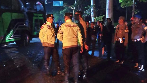 Kapolda Jabar, Irjen Pol Dr Akhmad Wiyagus pimpin proses evakuasi korban kecelakaan bus di Subang (dok.ist)