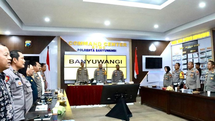 Kapolresta Banyuwangi Kombes Nanang Haryono dan jajaran mengikuti rakor pengamanan WWF