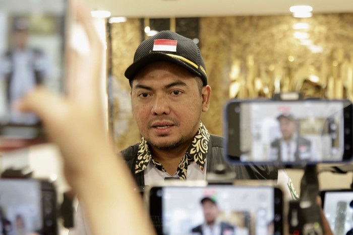 Kepala Daker Madinah Ali Machzum saat memberikan pernyataan pers di Kantor Urusan Haji Indonesia  Daker Madinah, Madinah, Arab Saudi, Sabtu (11/5/2024).