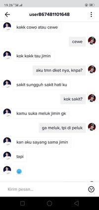 Kelakuan polos bocil memang suka bikin ngakak sendiri. Berikut ini contohnya. Yang lagi minum, awas nyembur.