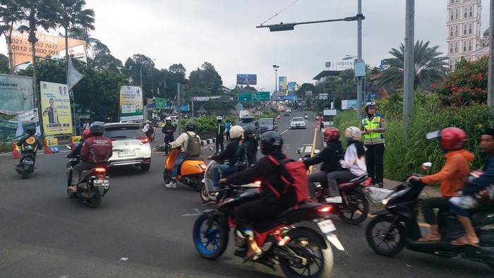 Lalin di Jalur Puncak Bogor kembali dibuka dua arah (Sholihin/detikcom)