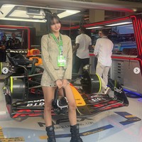 “Honored to wave the flag at my first @f1” tulis Lisa BLACKPINK sebagai caption, saat membagikan foto-fotonya di GP Miami 2024. Foto: dok. Instagram @lalalalisa_m