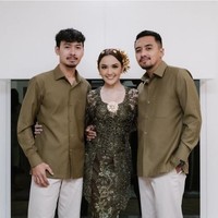 Banyak netizen takjub dengan keluarga Mahalini yang tetap memberikan dukungan, meski Mahalini telah pindah agama menjadi Islam mengikuti kepercayaan Rizky Febian. Foto: Dok. AXIOO via Instagram Mahalini