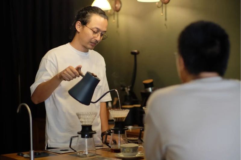 Slow Bar yang keren di Bandung