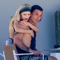 Penampilan Xhoana menjadi sorotan karena mirip dengan mantan istri Gavin Rossdale, Gwen Stefani. Dalam sebuah foto-foto liburan mereka tampak penampilan Xhoana yang tidak jauh berbeda dengan Gwen Stefani di era ‘No Doubt.’ Foto: BackGrid/DailyMail