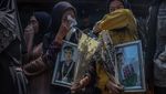 Tangis dan Doa di Pusara Terakhir Korban Kecelakaan Bus Maut Subang