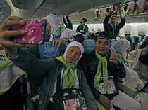Momen Pelepasan Keberangkatan Kloter Pertama Jemaah Haji Indonesia
