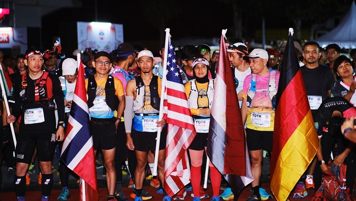 Sebanyak 736 pelari dari 12 negara mengikuti event lari lintas alam berstandar internasional, Trail of The Kings (TOTK) 2024 Zero Edition. TOTK berlangsung di Kabupaten Samosir, Danau Toba.