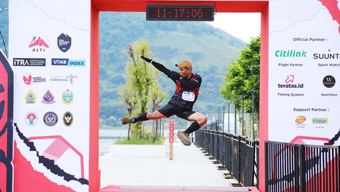 Sebanyak 736 pelari dari 12 negara mengikuti event lari lintas alam berstandar internasional, Trail of The Kings (TOTK) 2024 Zero Edition. TOTK berlangsung di Kabupaten Samosir, Danau Toba.