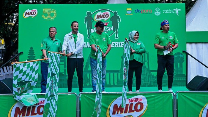 Potret Semarak Ribuan Peserta Lari Hijaukan Bandung MILO ACTIV Indonesia mempersembahkan MILO ACTIV Indonesia Race 2024 yang dimulai dengan Road to MILO ACTIV Indonesia Race 2024 di 12 kota di Indonesia. Kota Bandung menjadi kota keempat penyelenggaraan Road to MILO ACTIV Indonesia Race 2024.
