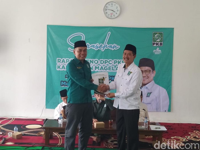 Rapat Pleno DPC PKB Kabupaten Magelang di Ponpes Nurul Hasan memutuskan mantan Wakil Bupati Magelang Edi Cahyana sebagai calon Bupati Magelang di Pilkada 2024, Minggu (12/5/2024).