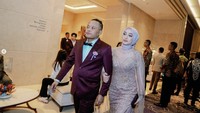 Momen-momen Santyka Fauziah Dampingi Sule di Pernikahan Rizky Febian