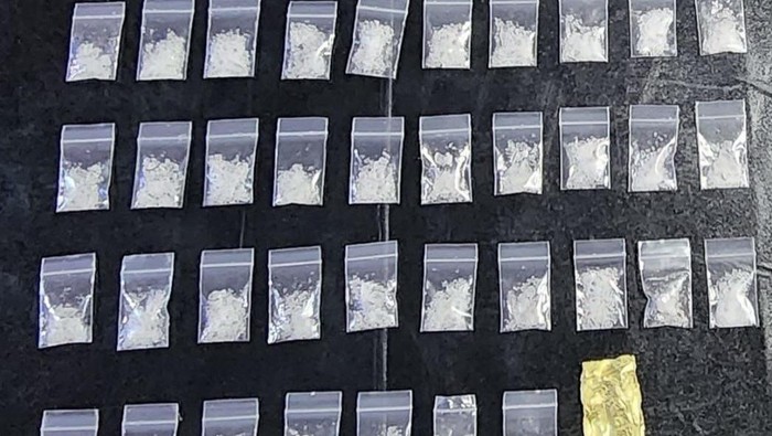 Satres Narkoba Polres Bone mengamankan 45 saset sabu seberat 45 gram.