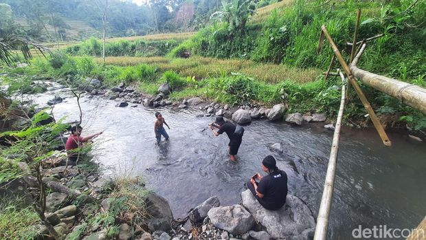 Spot kamping dengan keindahan alam yang masih asri di Lembah Jrahi Pati, Minggu (12/5/2024).