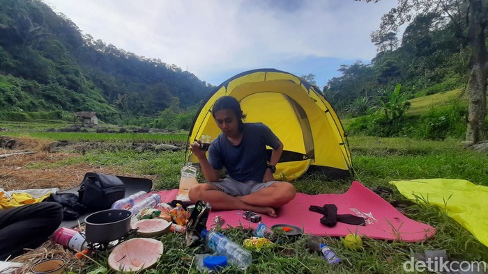 Spot kamping dengan keindahan alam yang masih asri di Lembah Jrahi Pati, Minggu (12/5/2024).