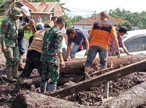 Proses Pencarian-Evakuasi Korban Banjir Bandang di Sumbar: 18 Meninggal Dunia