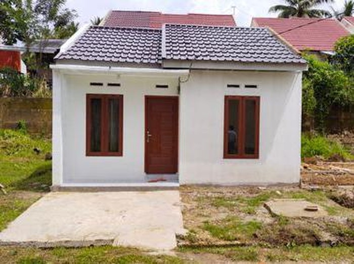 Tampilan depan rumah di Wahana Tiakar Residence.