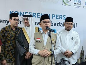 Lepas Kloter Pertama, Pimpinan Komisi VIII DPR Pastikan Perbaikan Layanan Haji 2024