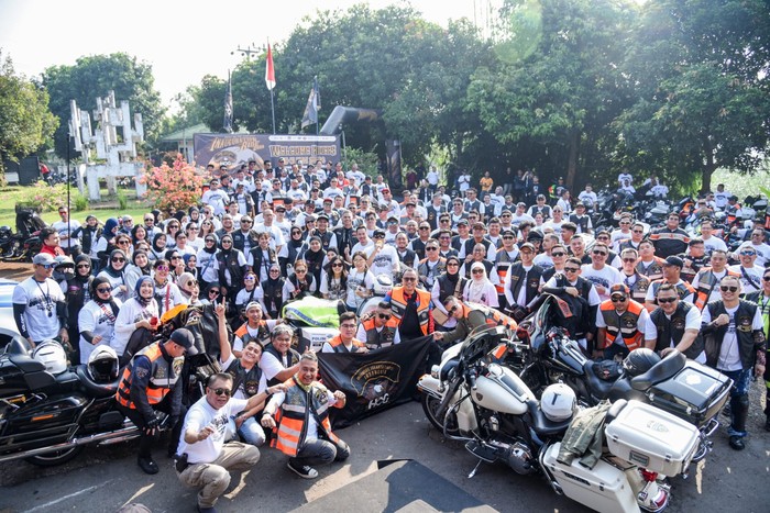 300 motor Harley-Davidson touring bersama, diganjar rekor MURI