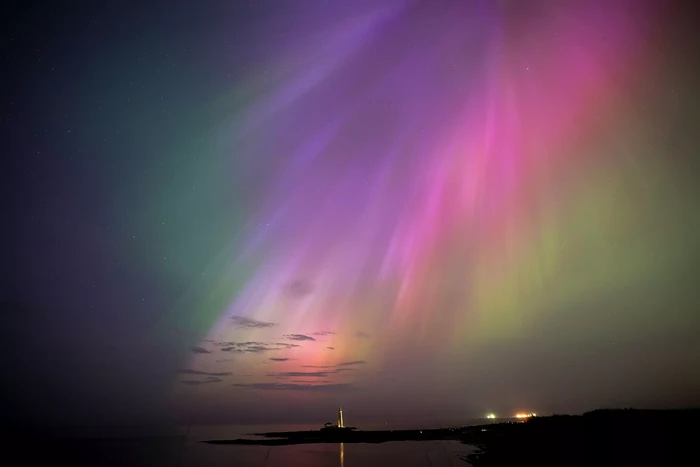 Aurora tercipta akibat badai geomagnetik