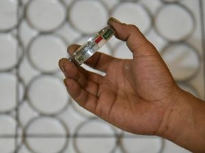 Begini Cara Membuat Gelang Identitas Buat Jemaah Calon Haji